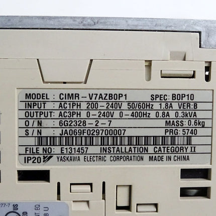 Yaskawa CIMR-V7AZB0P1 Frequenzumrichter 0.1kW  + Omron Kommunicationskarte 3G3MV-PDRT2