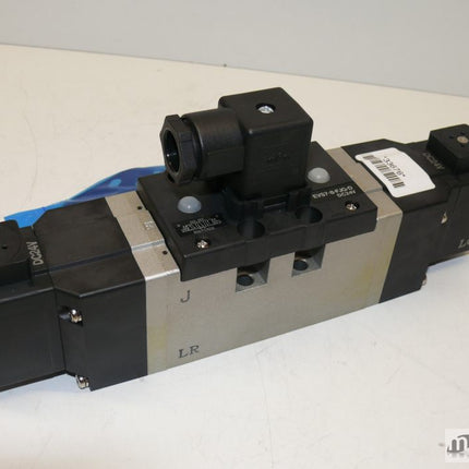 NEU SMC EVS7-8-FJG-D Elektromagnetventil