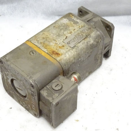 Siemens 1FT5062-0AC01-2 Permanent Magnet Motor 2000 Rpm / 1 FT5062-0AC01-2