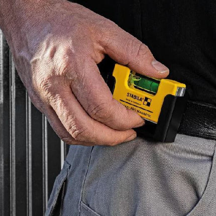 Stabila 17953 Wasserwaage Pocket PRO Magnetic 7 cm mit Gürtel-Clip