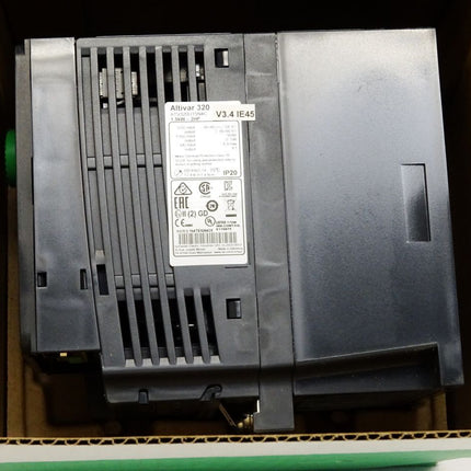 Schneider Electric ATV320U15N4C Altivar Frequenzumrichter 1.5kW 096675 / Neu OVP