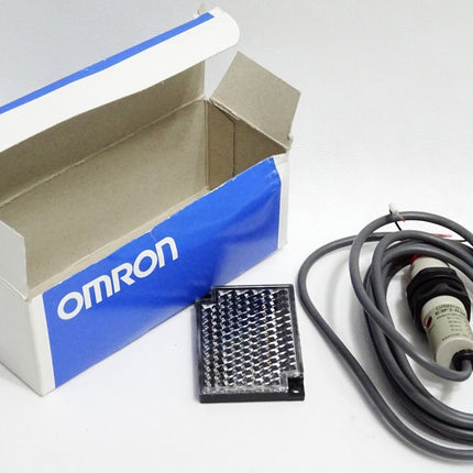 Omron E3F2-R2RB41 Photoelectric Sensor / Neu OVP