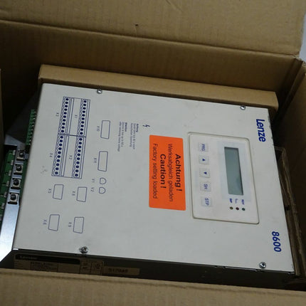 Lenze 8600 33.8601_E.V001 / 33 8601 E Frequenzumrichter 400/460V 50/60Hz / OVP