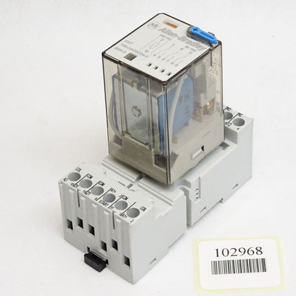 Allen Bradley Relais 700-HA33Z24-3 mit Sockel 700-HN205