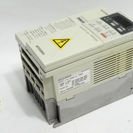 Mitsubishi Inverter FR-A024-0.75KP FR-A024-0.75K-P 0.75kW + Parameter Unit FR-PU03