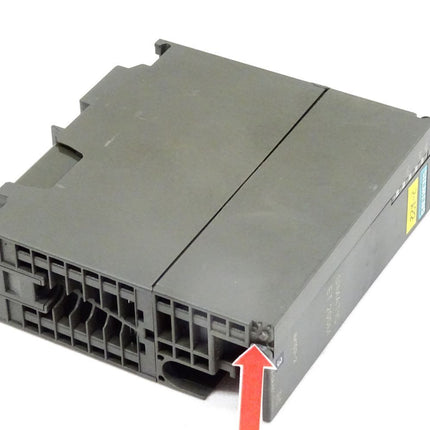 Siemens 6ES7153-2AA01-0XB0 / 6ES7 153-2AA01-0XB0 S7 Simatic ET 200M 1x Haltenase