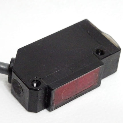 Omron E3V3-R81 Photoelectric Sensor