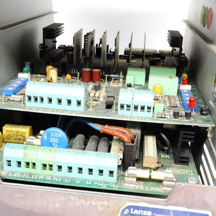 Lenze AC760 / 761E3b / 324511 / Frequenzumrichter