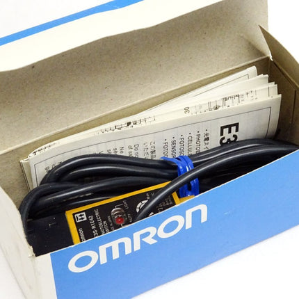 Omron E3S-R1E42 Photoelectric Switch / Neu OVP