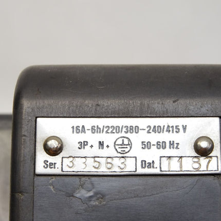 Stahl 8575/16 16A-6h/220/380-240/415V Schaltersteckdose