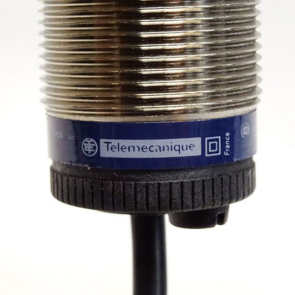 Telemecanique XSA-V12373 Induktiver Näherungssensor