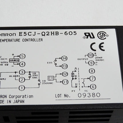 Omron E5CJ-Q2HB-605 Temperature Controller / Neu OVP