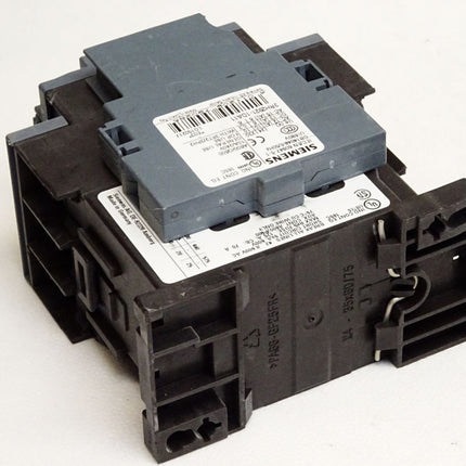 Siemens Sirius Leistungsschütz 3RT2027-1AP00 + Hilfsschalter 3RH2921-1DA11