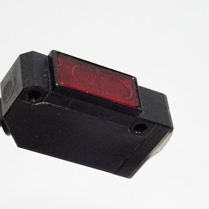 Omron E3V3-R81 Photoelectric Sensor