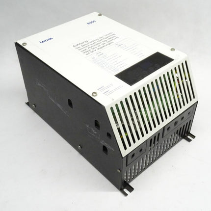 Lenze 8300 8306 E S0 Frequenzumrichter 3A2660 // 9/7237/XG 45 // 4,5A