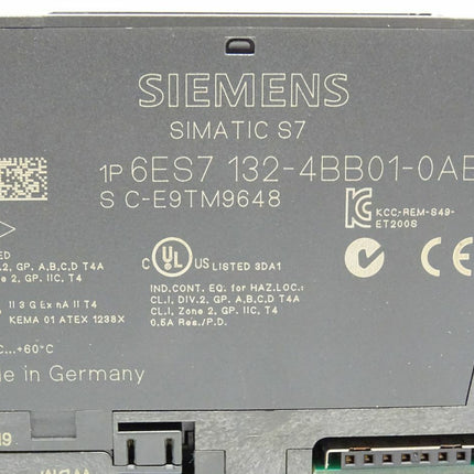 Siemens SIMATIC S7 6ES7193-4CA50-0AA0 + 6ES7132-4BB01-0AB0 / 6ES7 193-4CA50-0AA0 + 6ES7 132-4BB01-0AB0