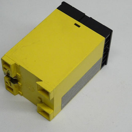 BENDER CSE153-1 AC Current Relay Stromrelais