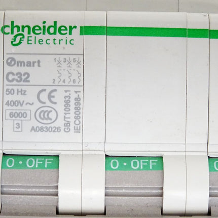 Schneider Electric Osmart C32 OSMC32N3C32 / Neu