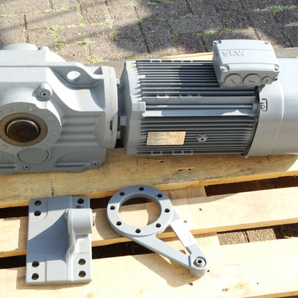 SEW Eurodrive Getriebemotor KA77/R/T DRN132S4/BE11HF/TH 01.7555122302.0001.18 rpm1464/82 5.5kW i17.87 / Unbenutzt mit Lagerspuren