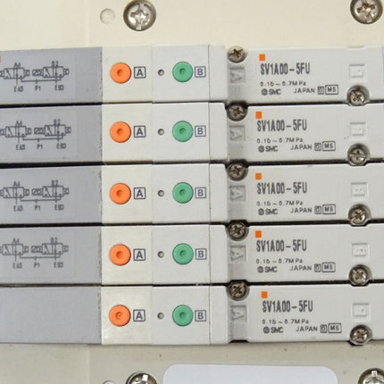 SMC SS5V1-DUK01498 + 5 Stück SV1A00-5FU Ventilinsel