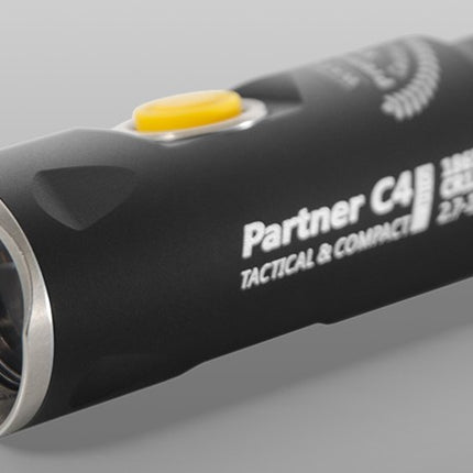 Armytek Partner C4 Pro LED Taschenlampe Lampe 2300 Lumen (warm)