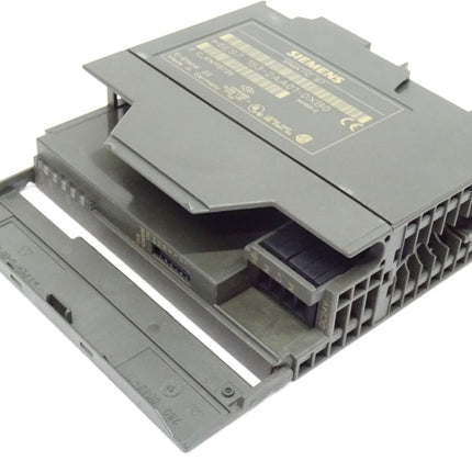 Siemens 6ES7153-2AA01-0XB0 / 6ES7 153-2AA01-0XB0 S7 Simatic ET 200M 1x Haltenase