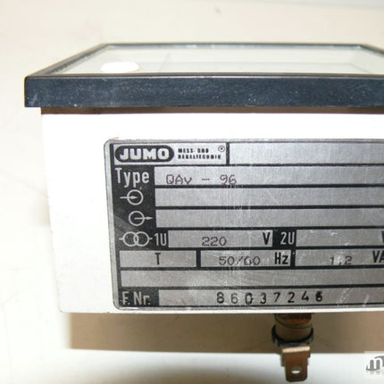 JUMO QAv-96 220V 0-100C Mess-Regler Drehspul-Anzeigeinstrument