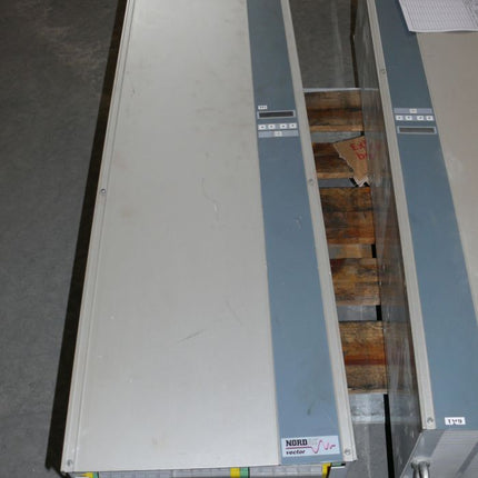 Gebtriebebau NORD SK110000/3CT 110kW Frequenzumrichter SK 110000/3 CT NORDAC VECTOR AC DRIVE