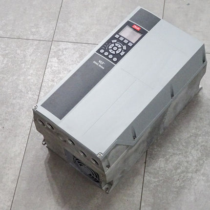 Danfoss VLT HVAC Drive 131L9221 7.5kW FC-102P7K5T4E55H1 / Neuwertig