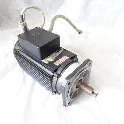 AMK DV5-2-4-I00 / Servomotor / 0,83KW / 350V / 4000/6000 min-1