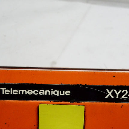 Telemecanique XY2-SB XY2-SB71 XY2SB71 Zweihand-Steuerstand, 2 Befehlsgeräte+1 NotHalt/Not-Aus Preventa XY2